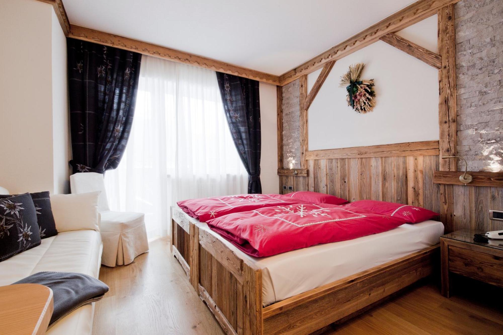 Alpenhotel Panorama กัมปีเตลโลดีฟัสซา ภายนอก รูปภาพ