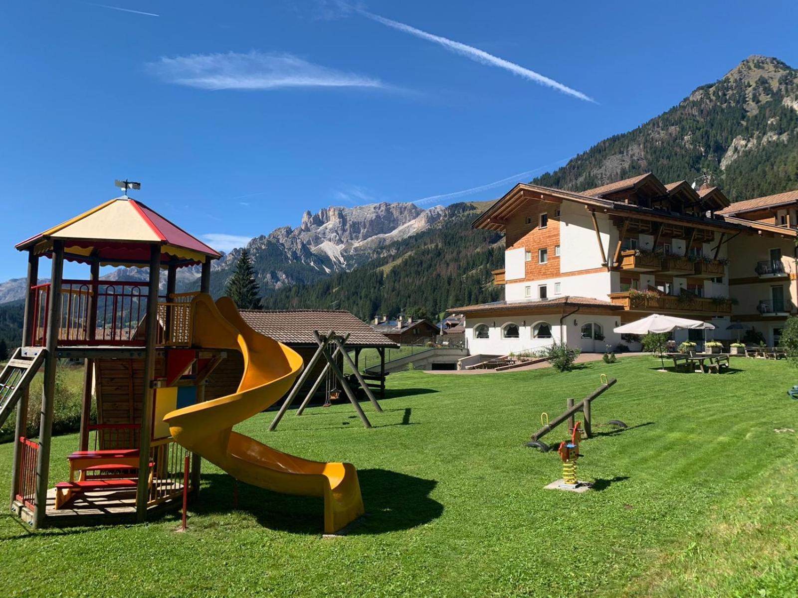 Alpenhotel Panorama กัมปีเตลโลดีฟัสซา ภายนอก รูปภาพ