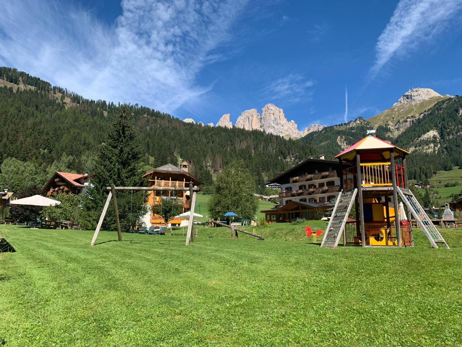 Alpenhotel Panorama กัมปีเตลโลดีฟัสซา ภายนอก รูปภาพ