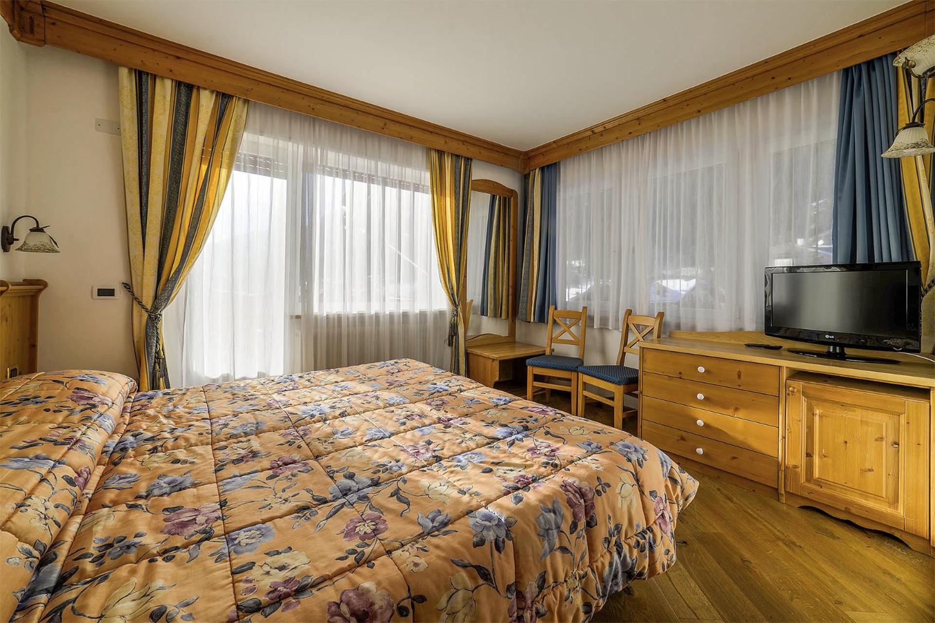 Alpenhotel Panorama กัมปีเตลโลดีฟัสซา ภายนอก รูปภาพ