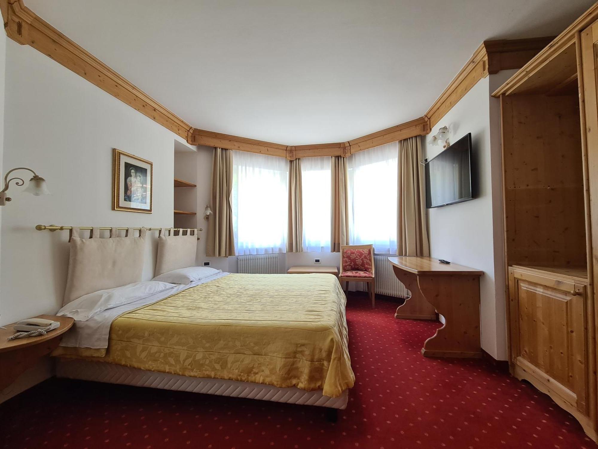 Alpenhotel Panorama กัมปีเตลโลดีฟัสซา ภายนอก รูปภาพ