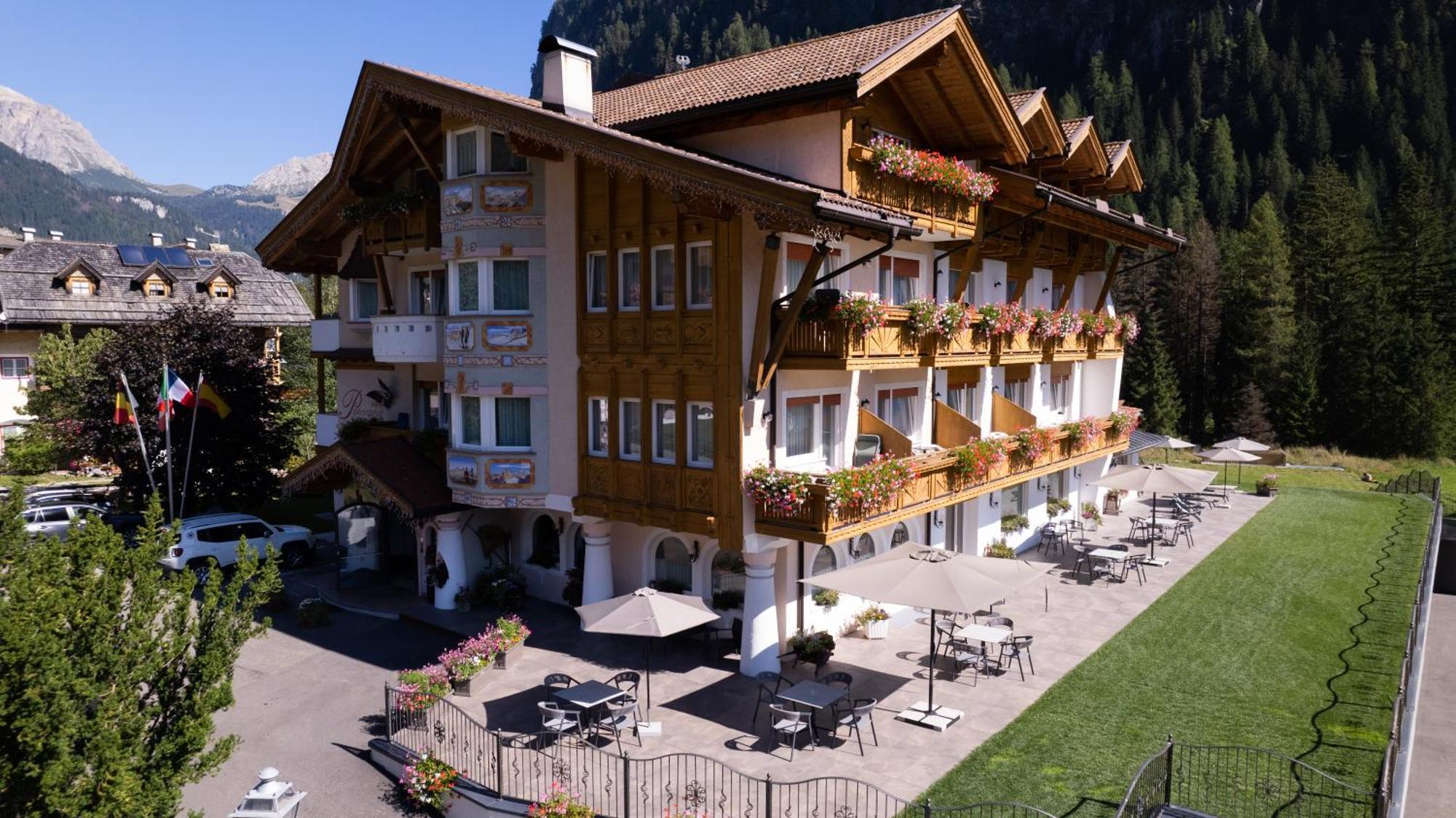 Alpenhotel Panorama กัมปีเตลโลดีฟัสซา ภายนอก รูปภาพ
